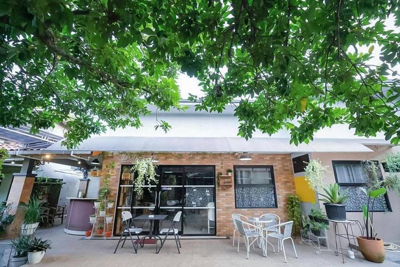 Reddoorz Near Rs Mitra Keluarga Depok Hotell Exteriör bild