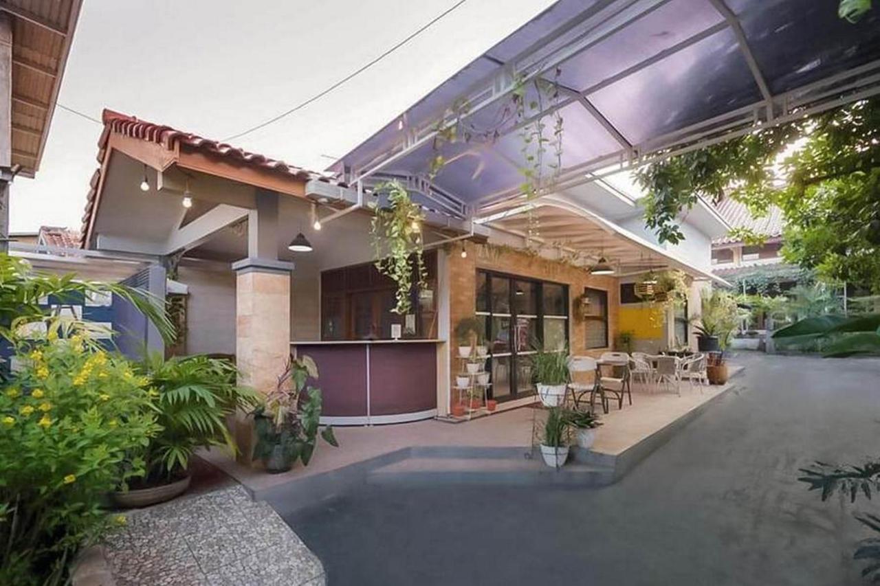 Reddoorz Near Rs Mitra Keluarga Depok Hotell Exteriör bild