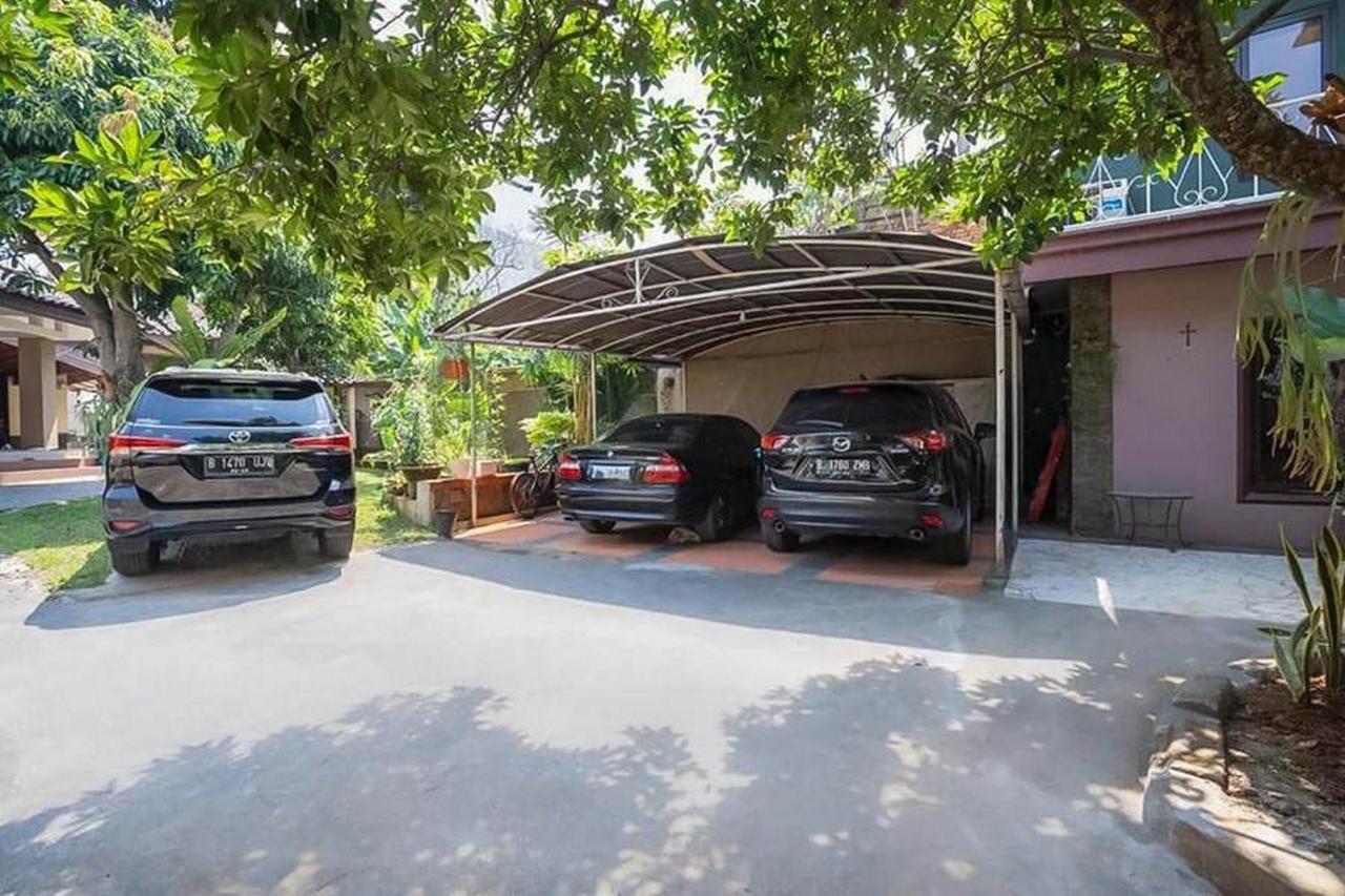 Reddoorz Near Rs Mitra Keluarga Depok Hotell Exteriör bild