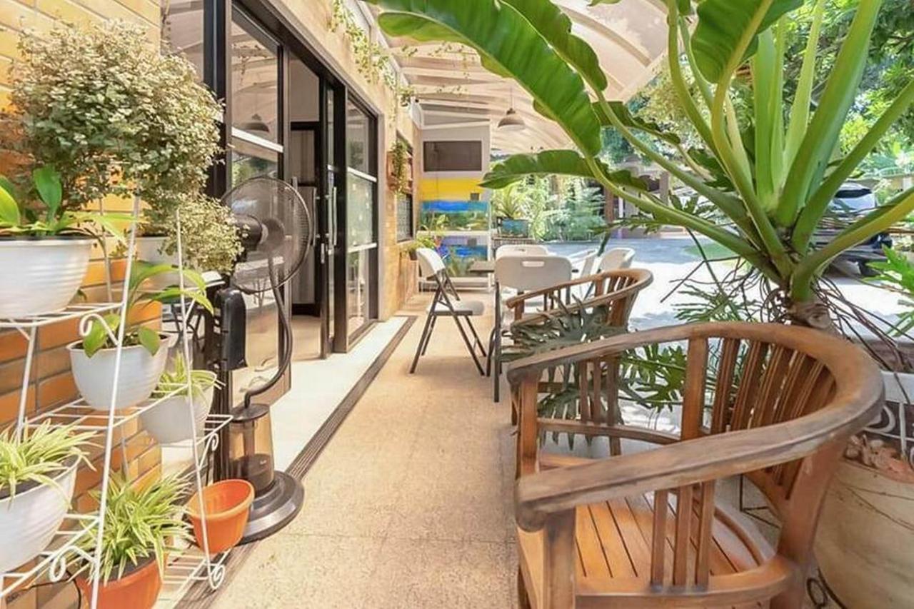 Reddoorz Near Rs Mitra Keluarga Depok Hotell Exteriör bild